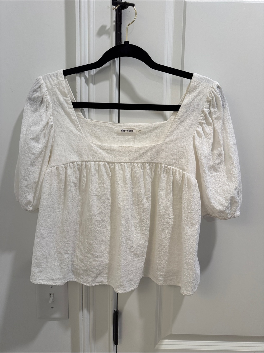 Day & Moon White Square-Neck Peasant Blouse with Puff Sleeves